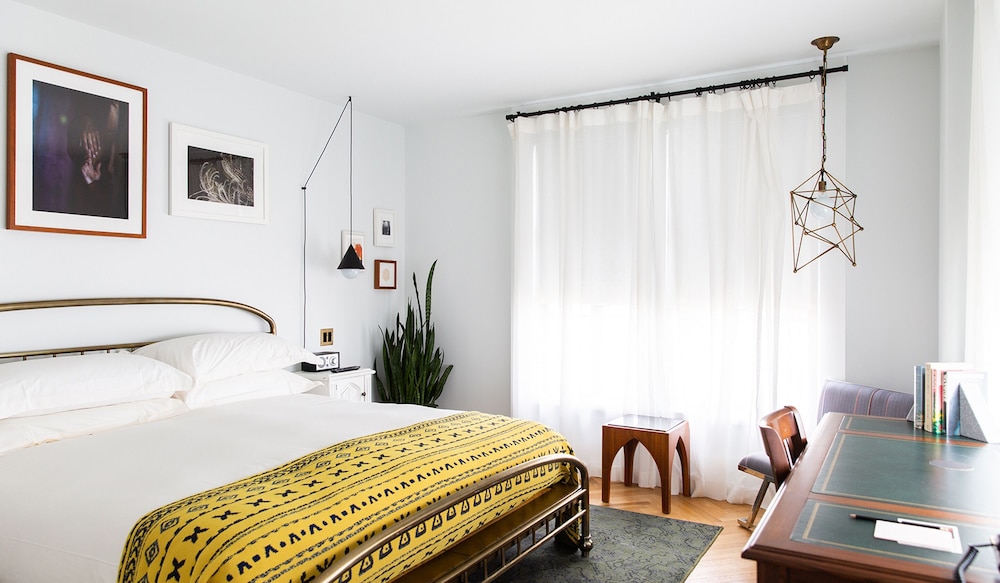 Studio, 1 King Bed photo 2