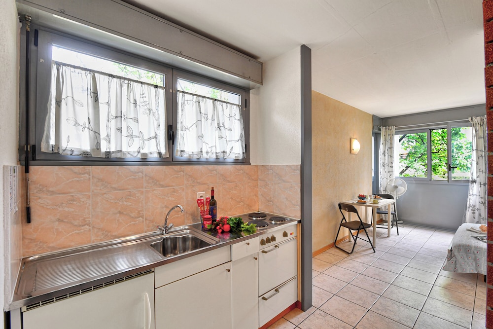 Standard Studio (Chiasso Apartments 102) photo 3
