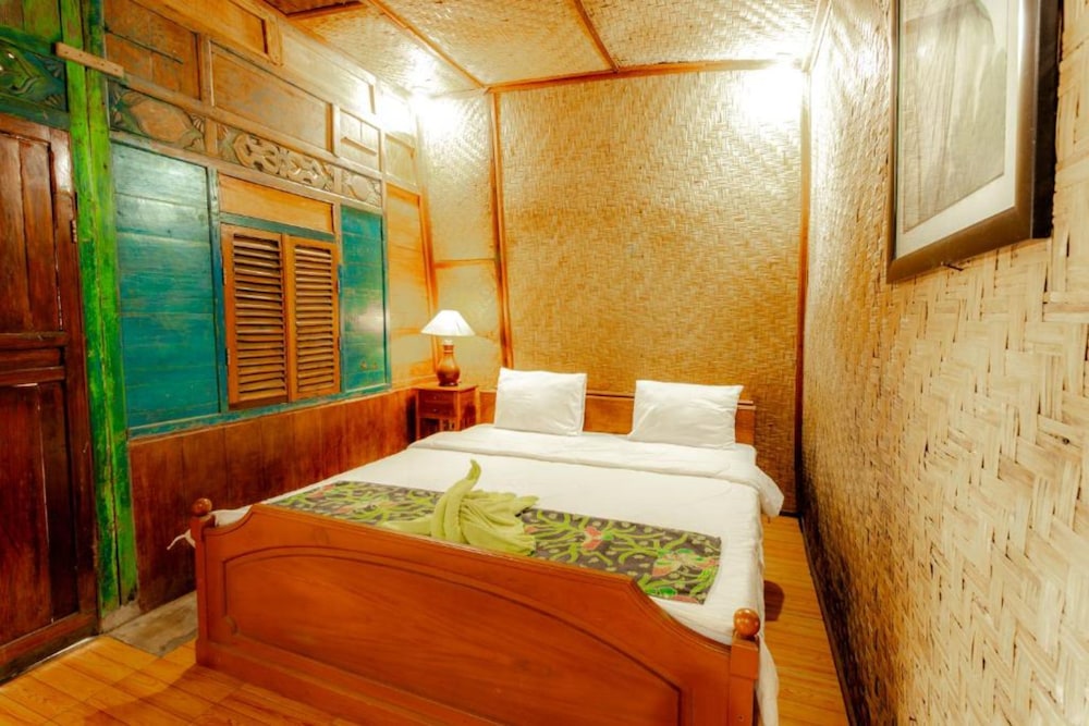 Royal Room photo 1