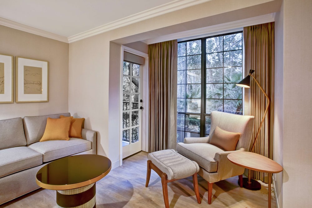 Room, 1 King Bed, Accessible, Balcony (Roll-In Shower) - Photo 7