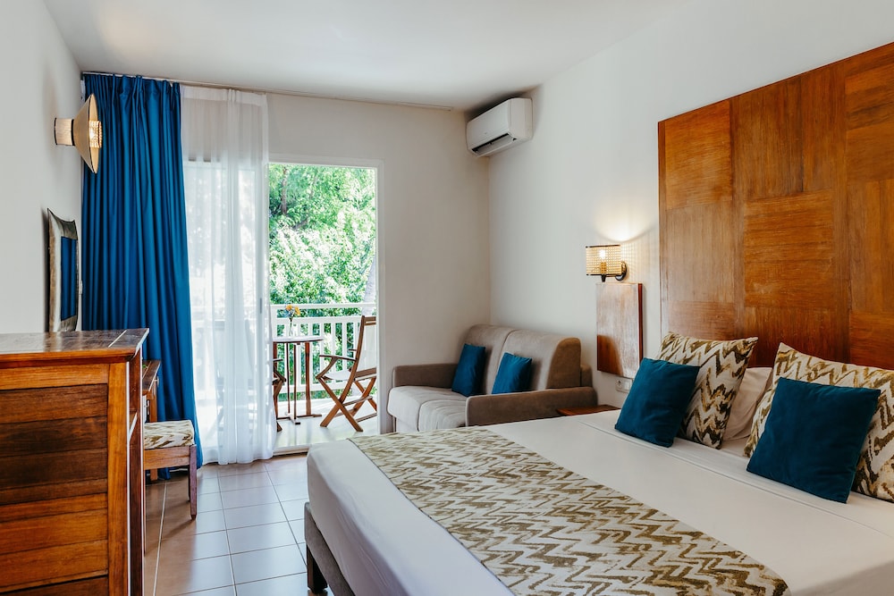 Superior Room, 1 King Bed - Photo 4