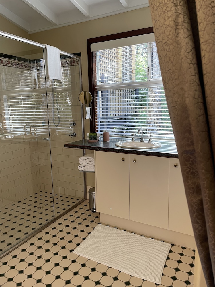 The Ellensbrooke Room photo 3