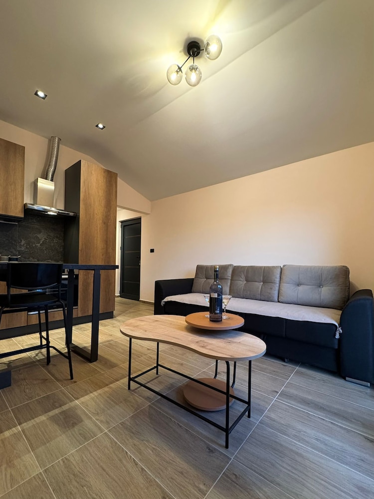 Comfort Apartment, Partial Sea View