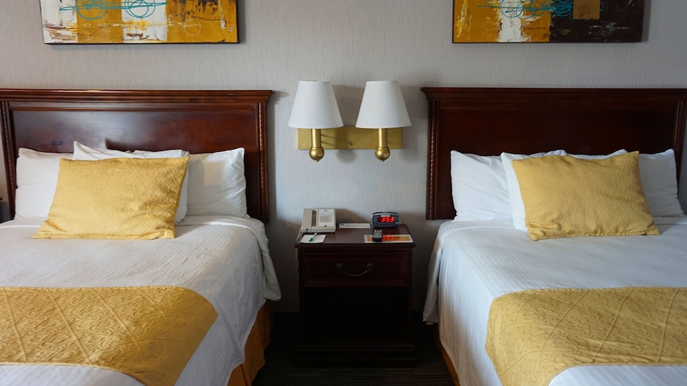 Standard Double Room, 2 Double Beds, Non Smoking - Photo 8