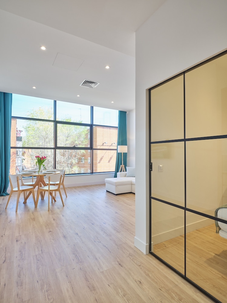 Premium Apartment - Photo 11
