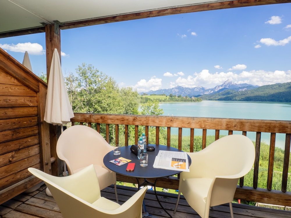 Apartment, 2 Bedrooms, Lake View (Eastside)