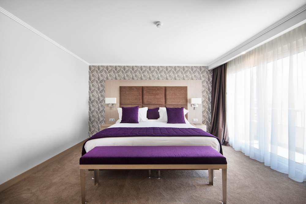 Deluxe Suite, Balcony - Photo 3