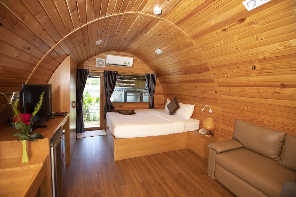 Superior Bungalow - Photo 11