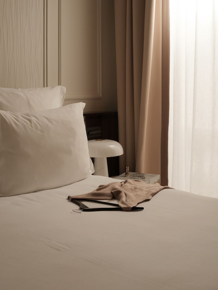 Grand Prestige Suite photo 3