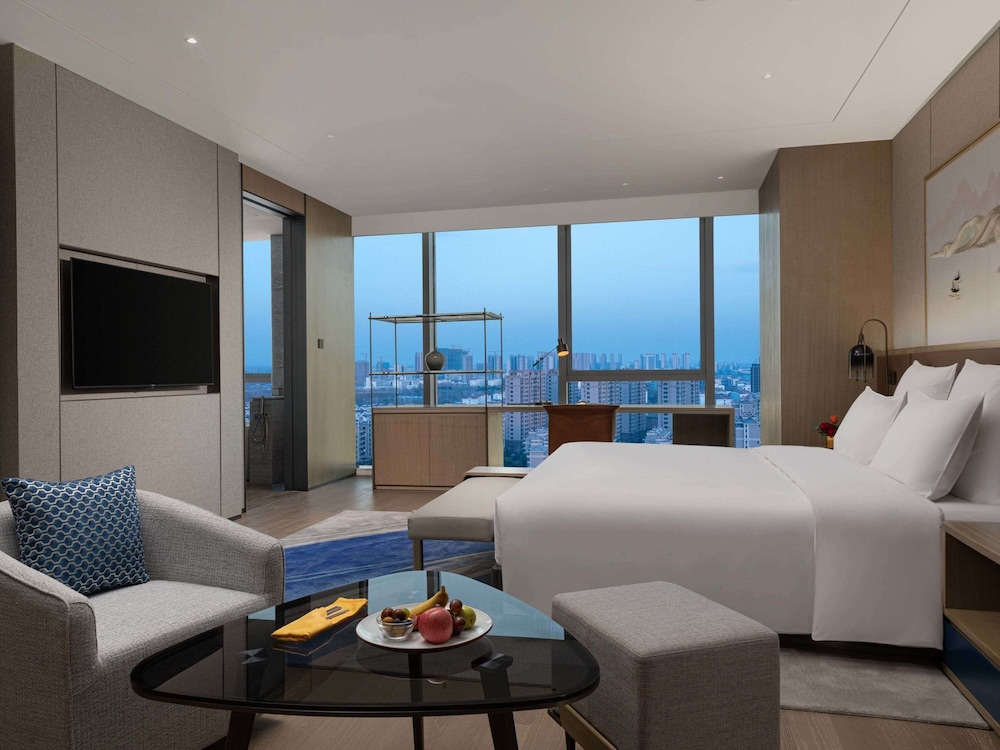 Deluxe Room, 1 King Bed