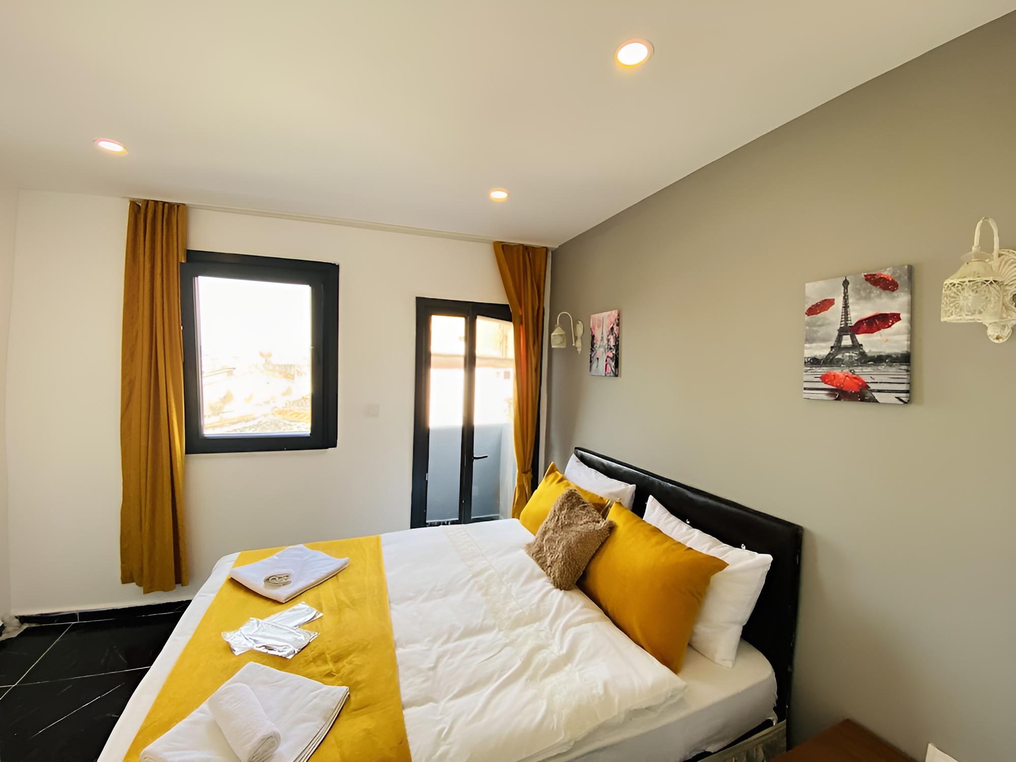 Economy Room, 1 Queen Bed photo 3