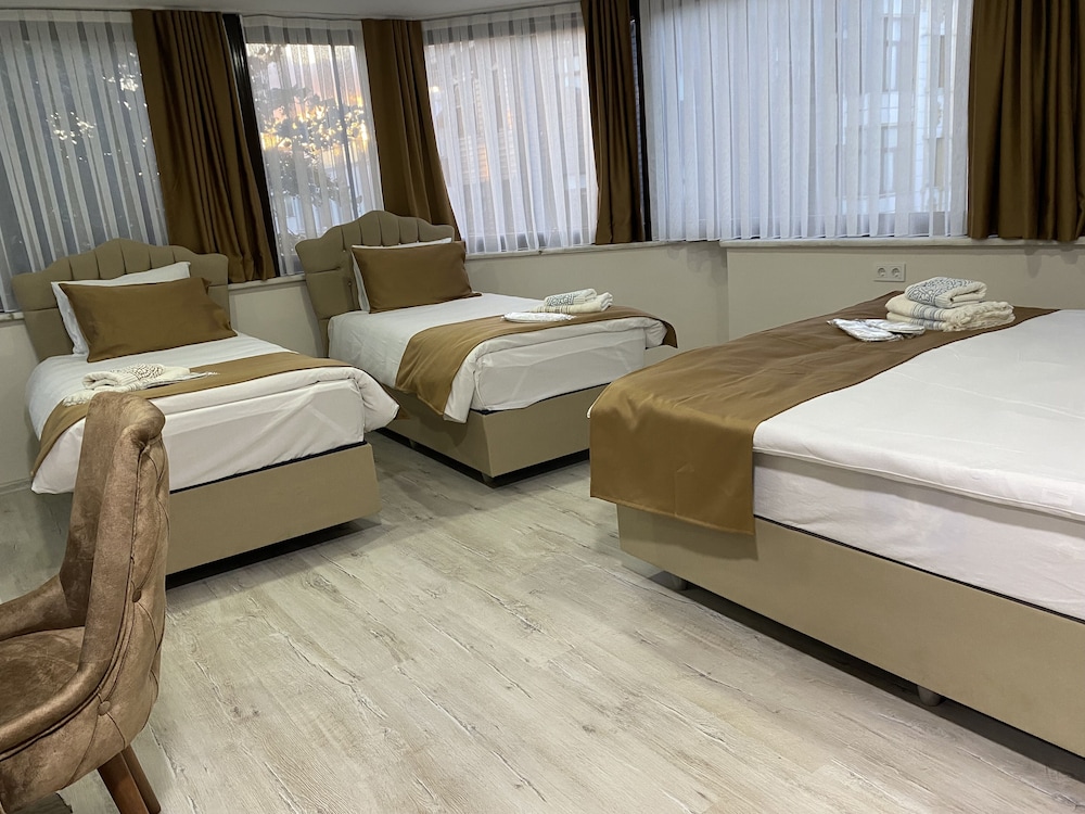 Panoramic Quadruple Room photo 3