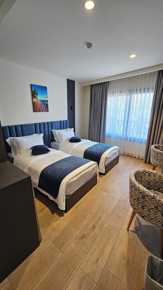 Standard Twin Room, City View photo 1