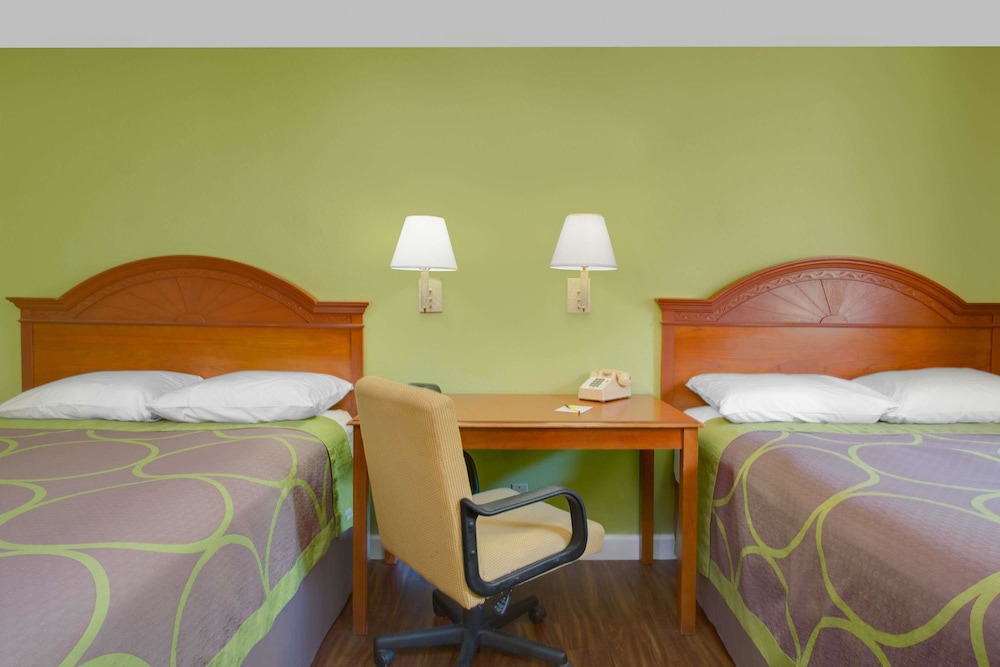 Room, 2 Queen Beds, Non Smoking - Photo 3