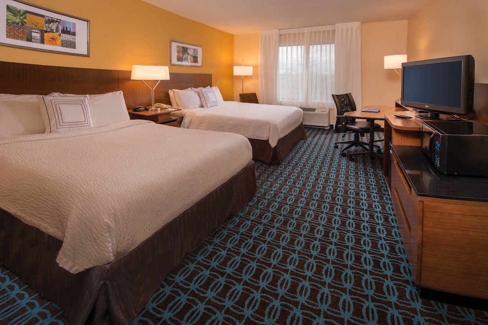 Room, 2 Queen Beds (Hearing Accessible) - Photo 2