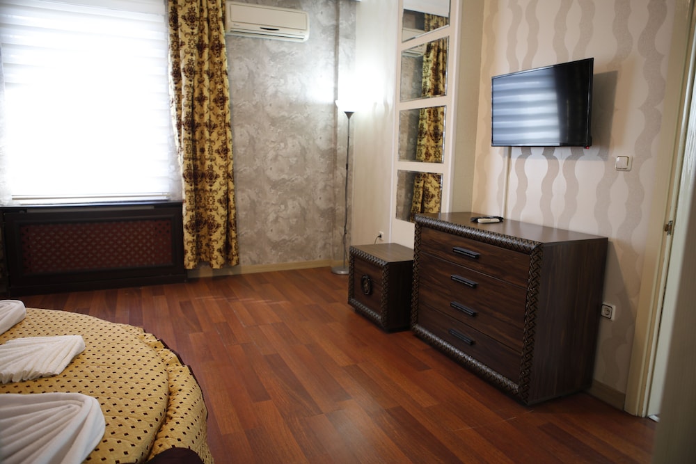 Luxury Condo photo 2