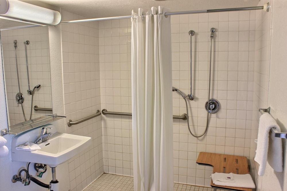 Standard Room, 2 Double Beds, Accessible, Non Smoking