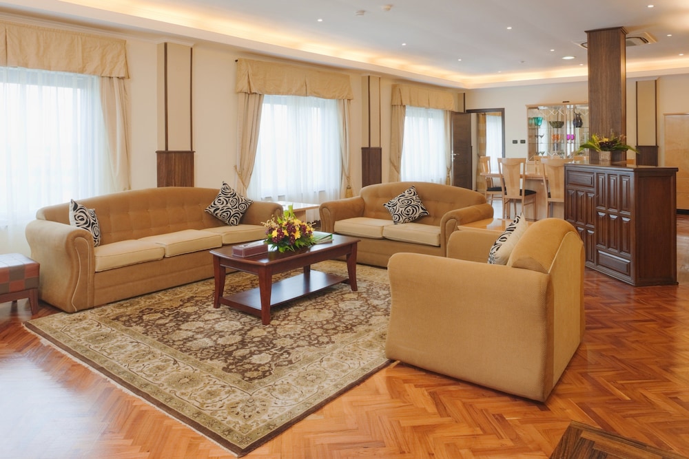 Suite, 1 Bedroom, Smoking (Super King) photo 1