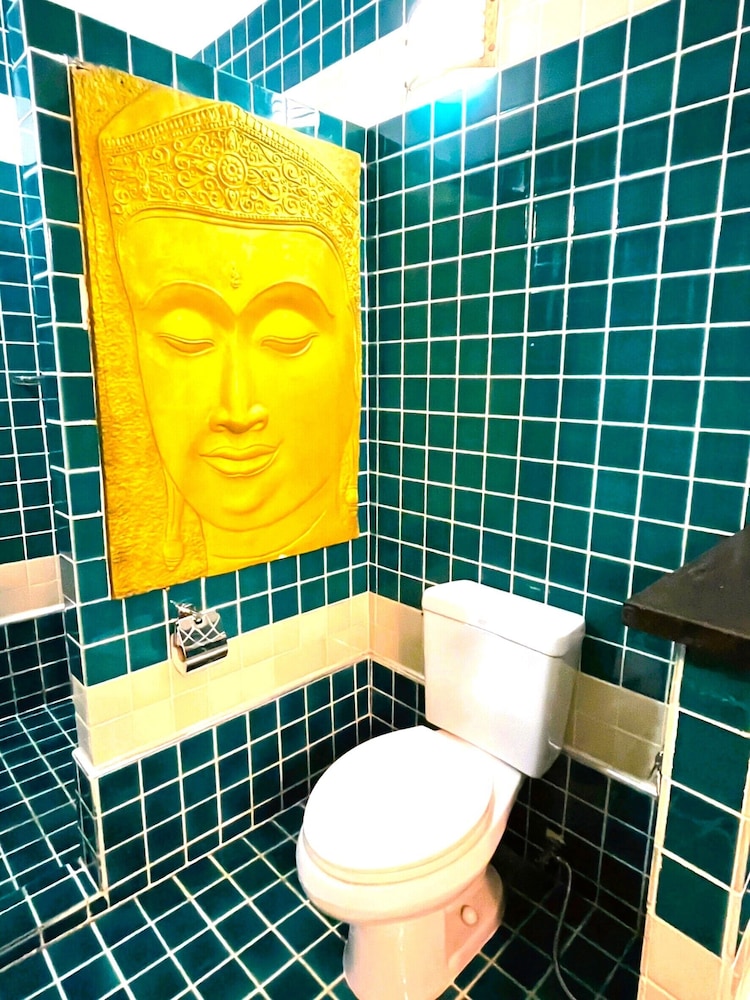 Deluxe Studio Suite - Photo 13