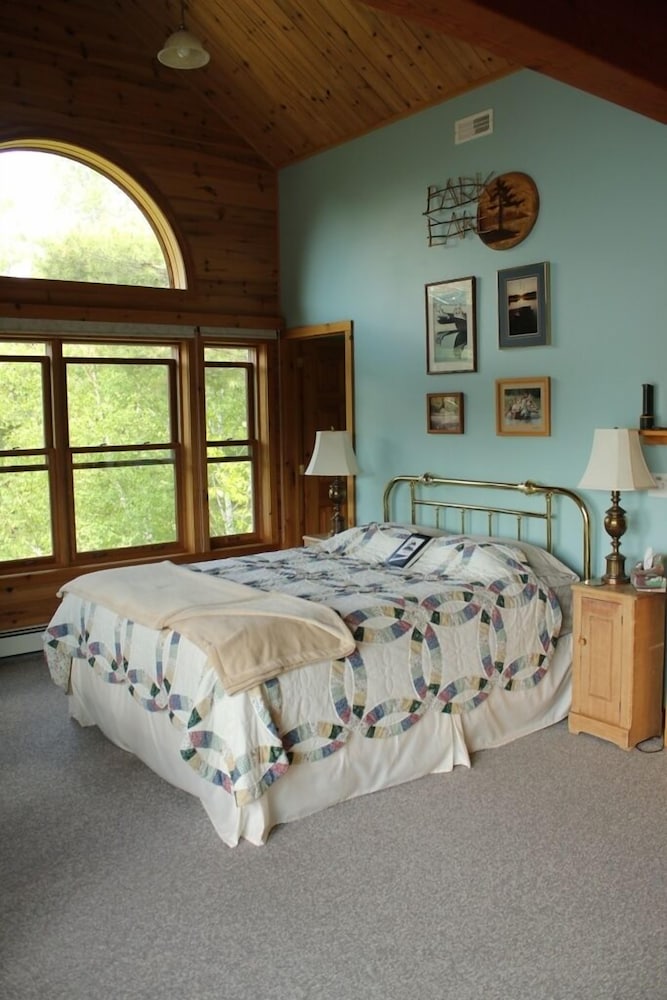 Deluxe Suite, 1 Queen Bed, Fireplace, Lake View (Walter) photo 2