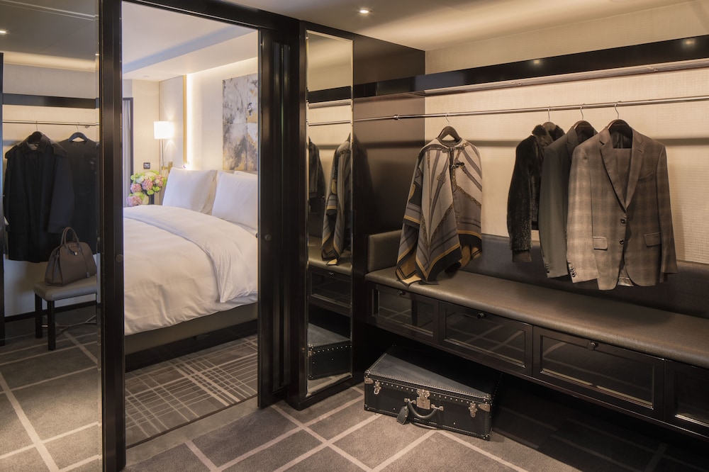 Grand Premier Suite, 1 King Bed - Photo 8