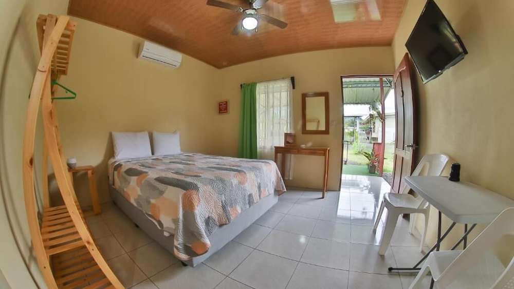 Basic Cabin, 1 Bedroom, Non Smoking, Mountain View photo 2
