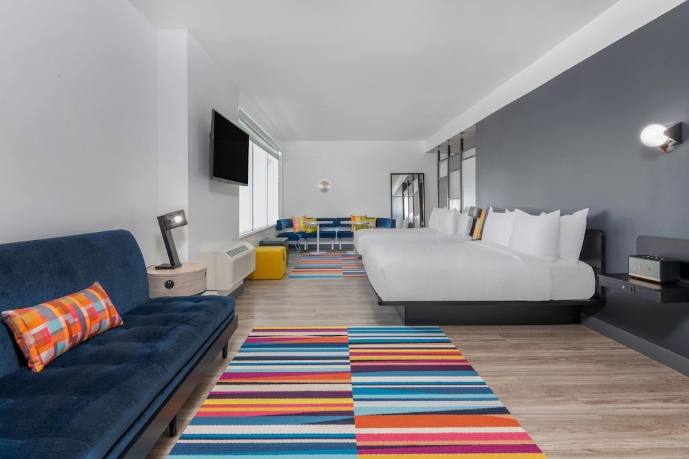 aloft, Suite, 2 Queen Beds