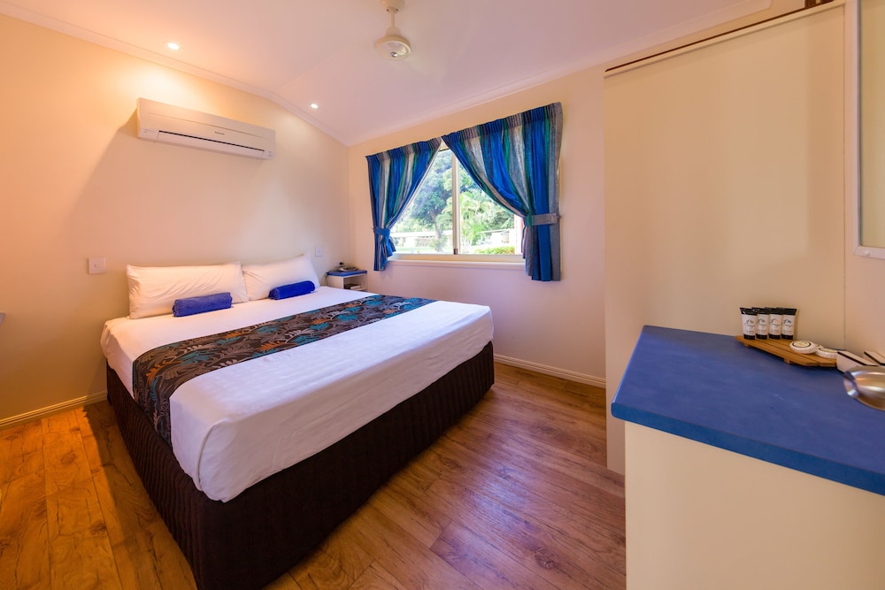 Deluxe Cabin, 2 Bedrooms, Beach View, Beachfront photo 2