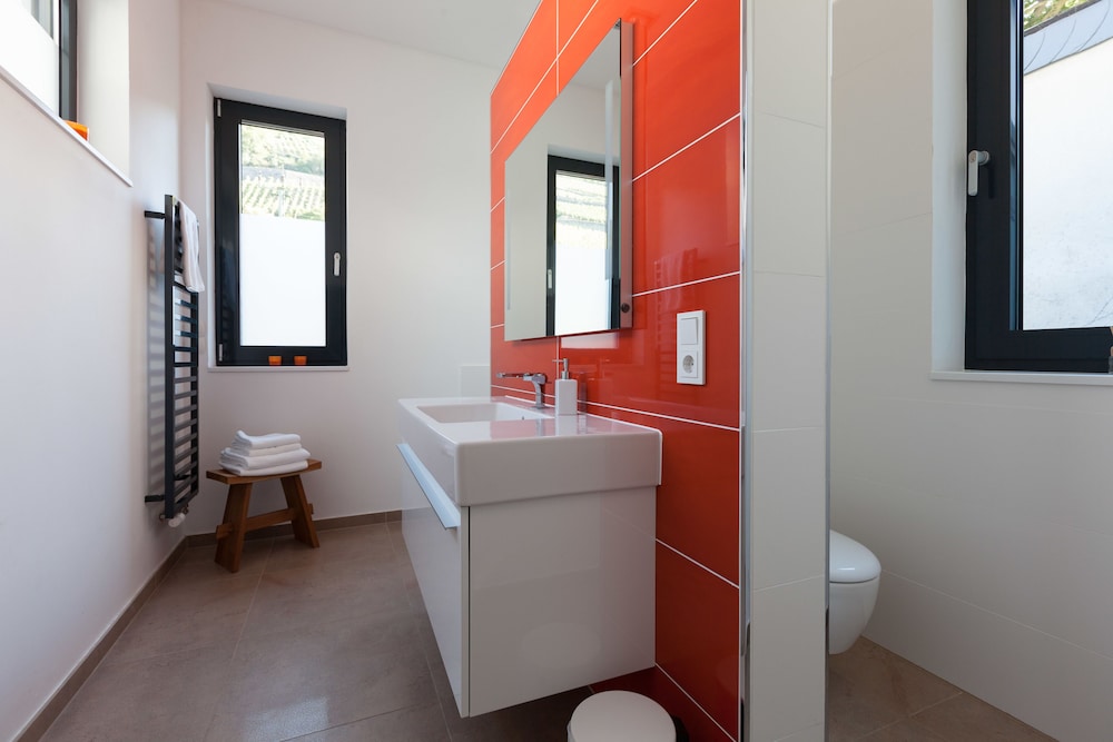 Suite, River View - Photo 24