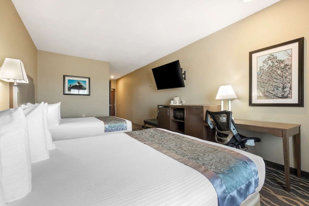 Standard Room, 2 Queen Beds, Non Smoking, Kitchenette (Pet Friendly) photo 3