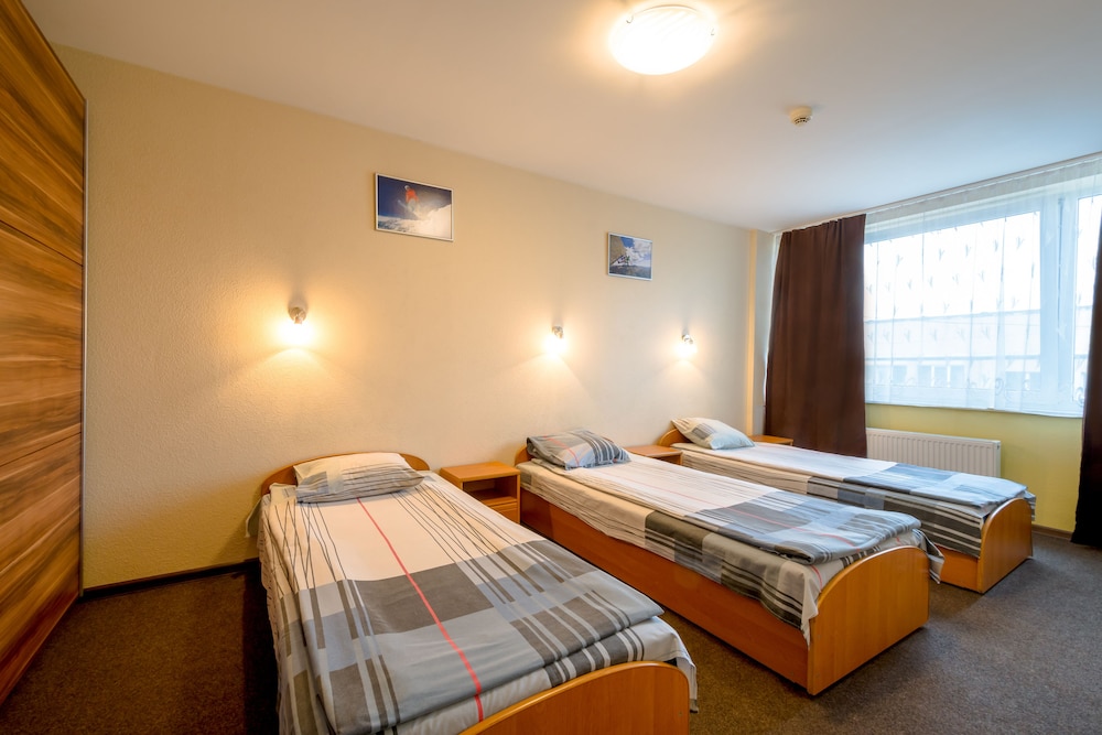Economy Room (5 adults)