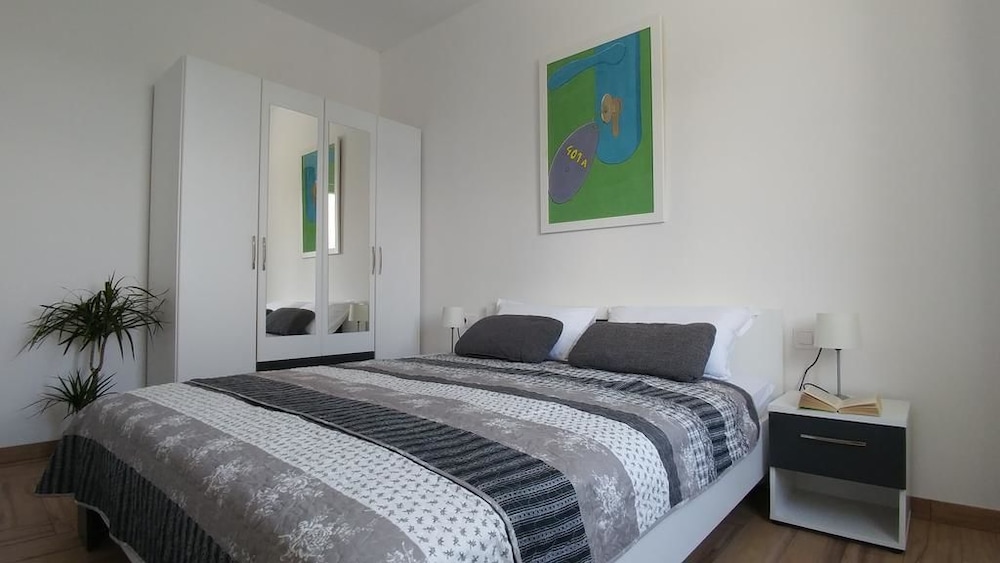 Apartment photo 1