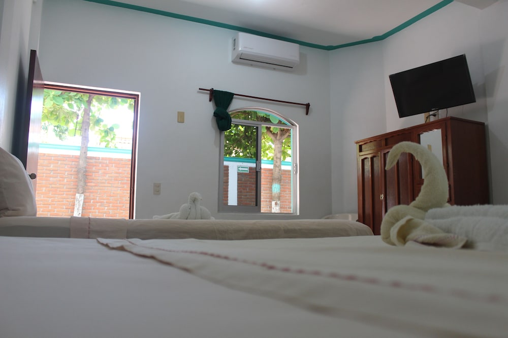 Basic Twin Room - Photo 20