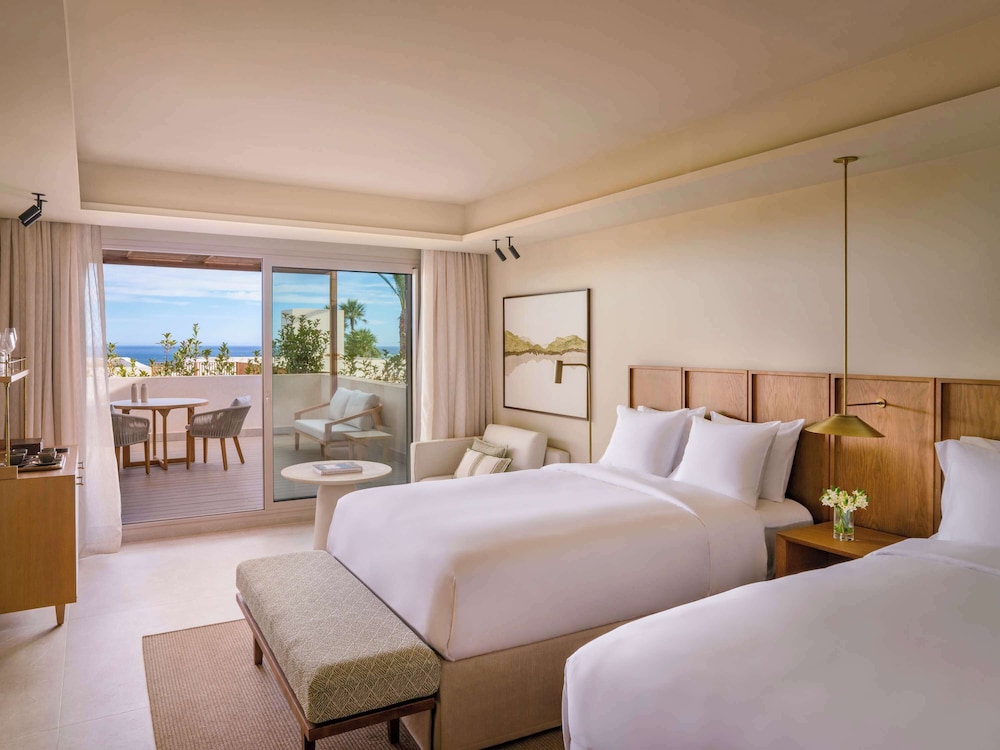 FAIRMONT POOLSIDE 2 Queen 56sqm (Ideal for families)