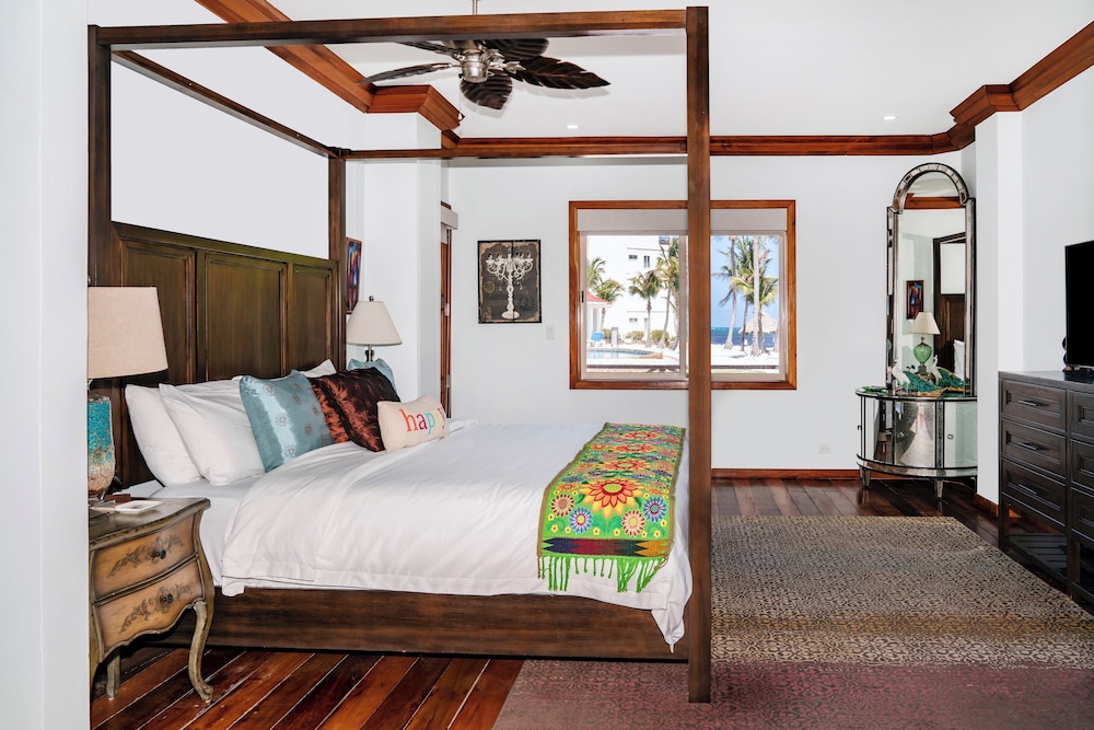 Premium Condo, 2 Bedrooms, Sea View, Poolside