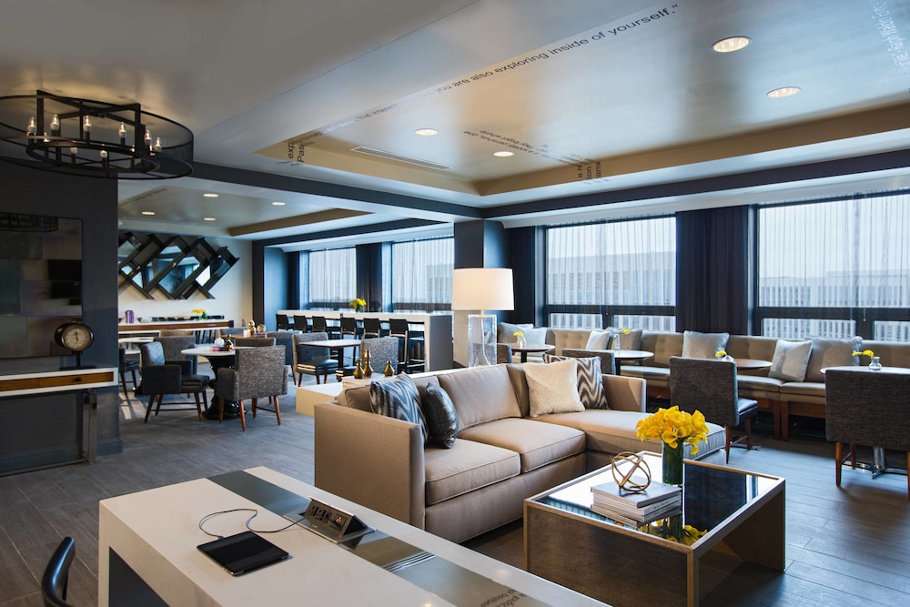 Club Suite, 1 Bedroom - Photo 6