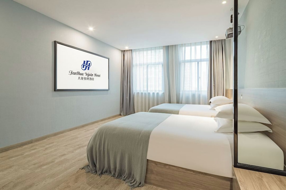 Standard Twin Room photo 2