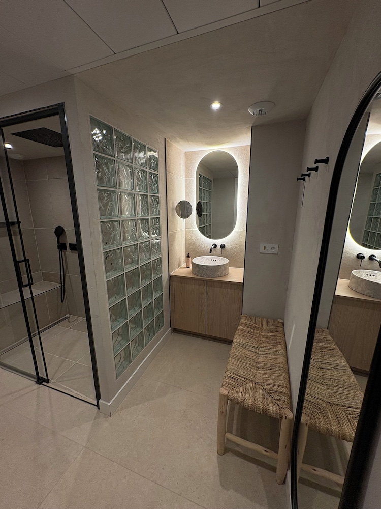 Luxury Apartment, Multiple Beds photo 3