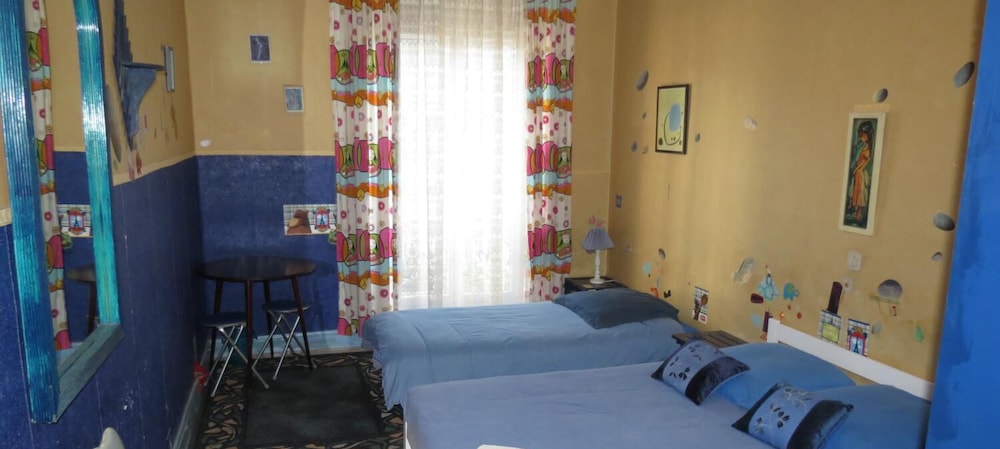 Classic Triple Room, Shared Bathroom, City View (LA CHAMBRE BLEUE)