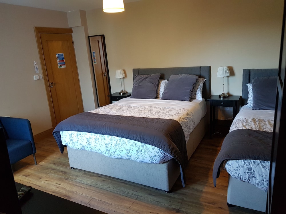 Comfort Double or Twin Room, Multiple beds: Breakfast NOT incl photo 1