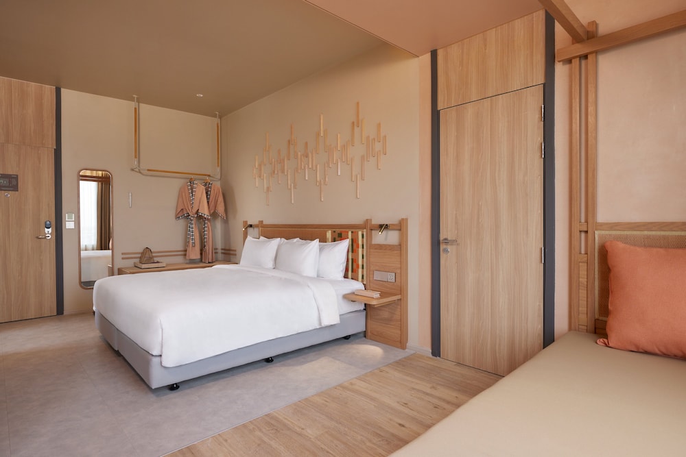 Studio, 1 King Bed - Photo 1