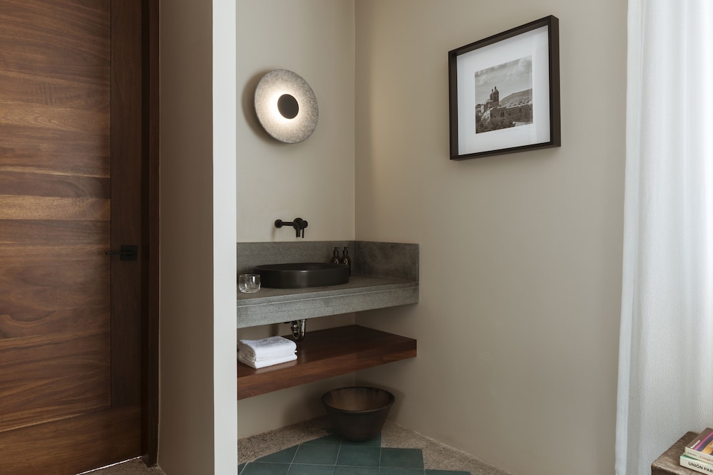 Standard Room photo 3