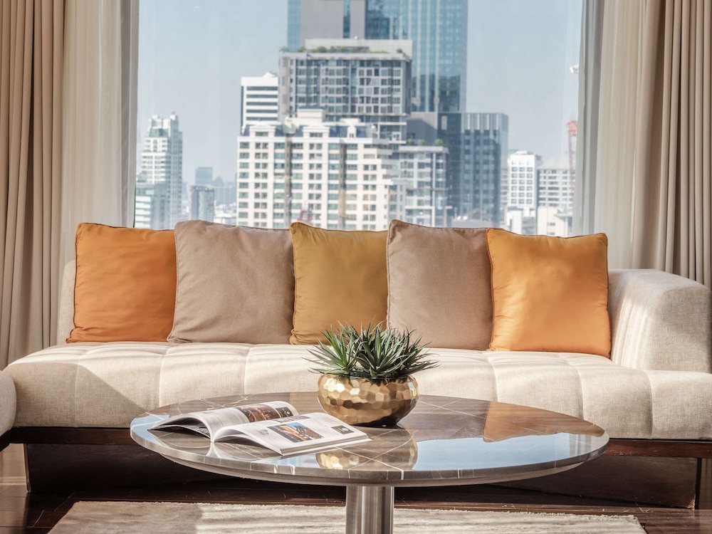 DUPLEX SUITE, Piano Club Privilege, Separate Living Room