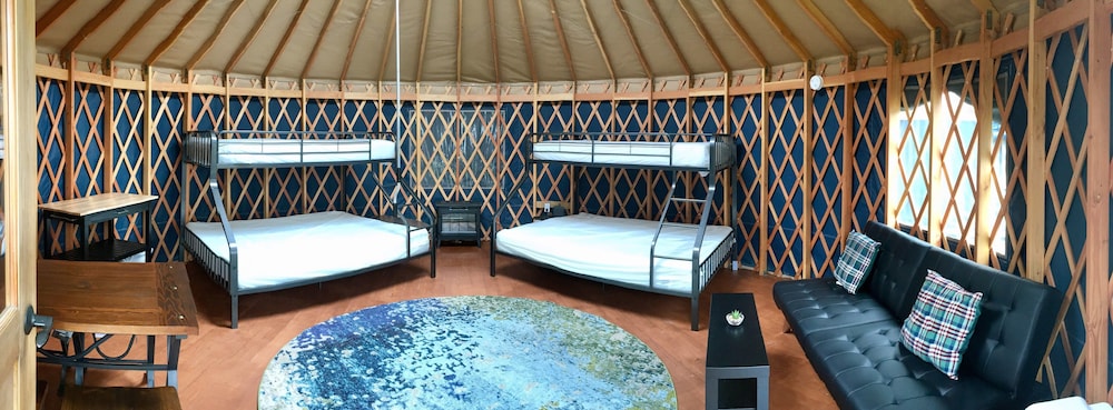 Yurt (16 ft.) photo 1