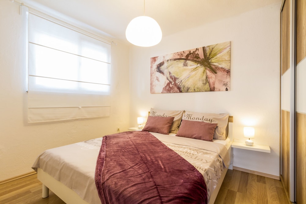 Apartment (A1)