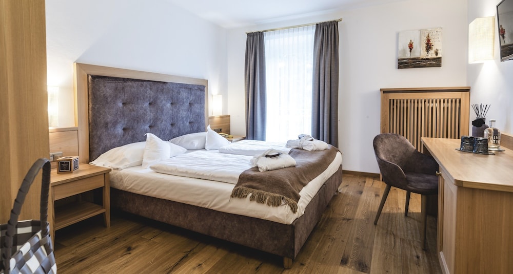 Comfort Double Room, Balcony, Mountain View