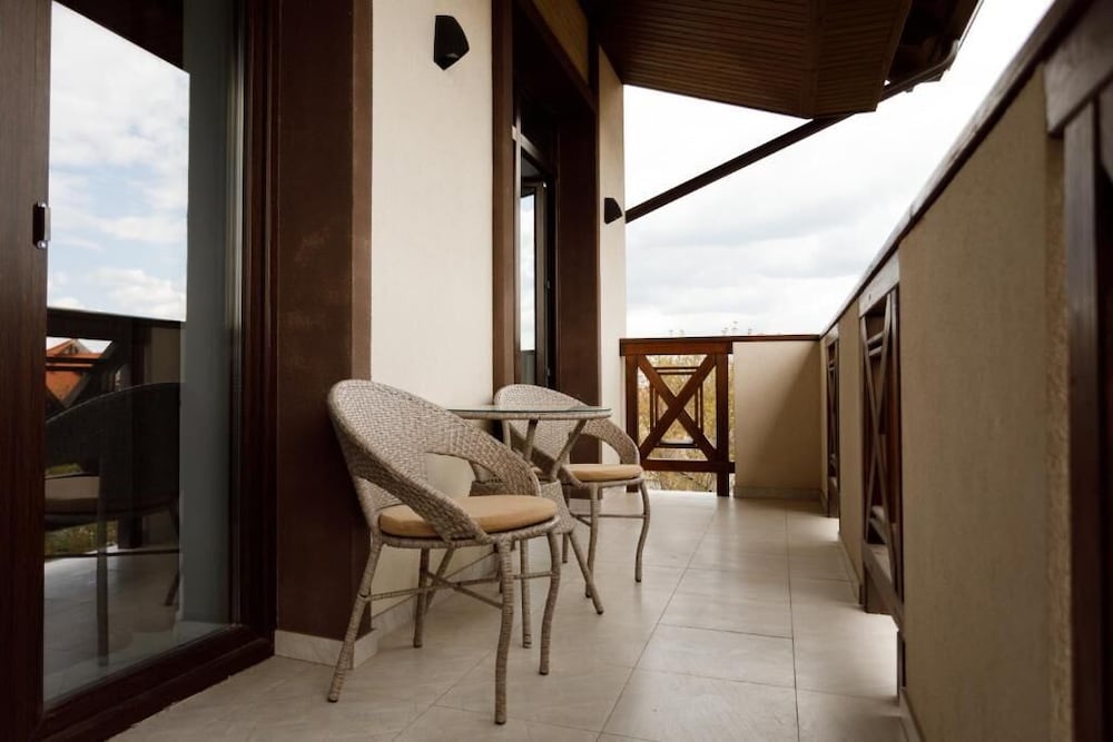 Luxury Suite, Balcony, Pool View photo 3