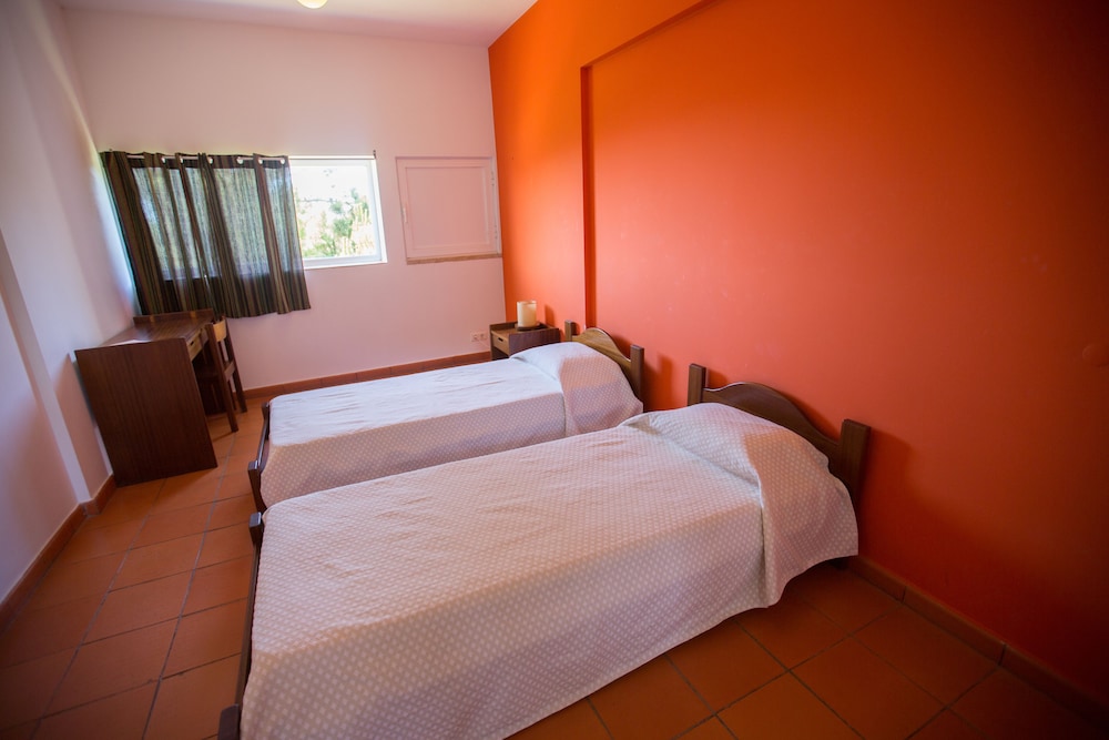 Twin Room, Shared Bathroom photo 1