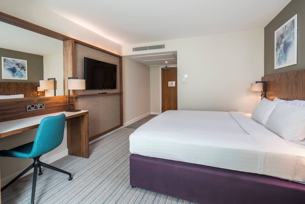 Premium Room, 1 King Bed - Photo 2