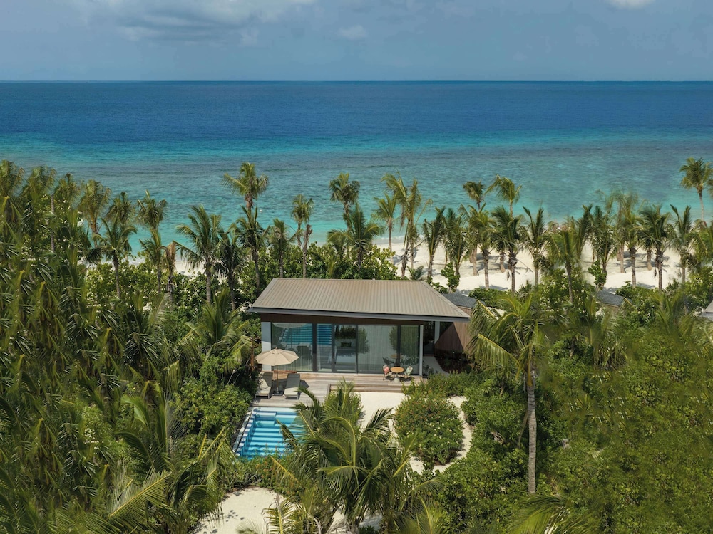 Family Beach Pool Villa with Capsule - Photo 1